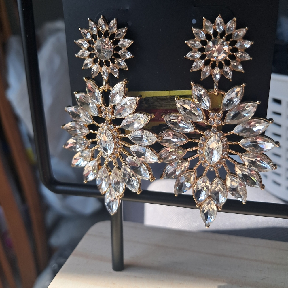 Gold-Tone Clear Crystal Statement Drop Earrings - NEW - Picture 3 of 5